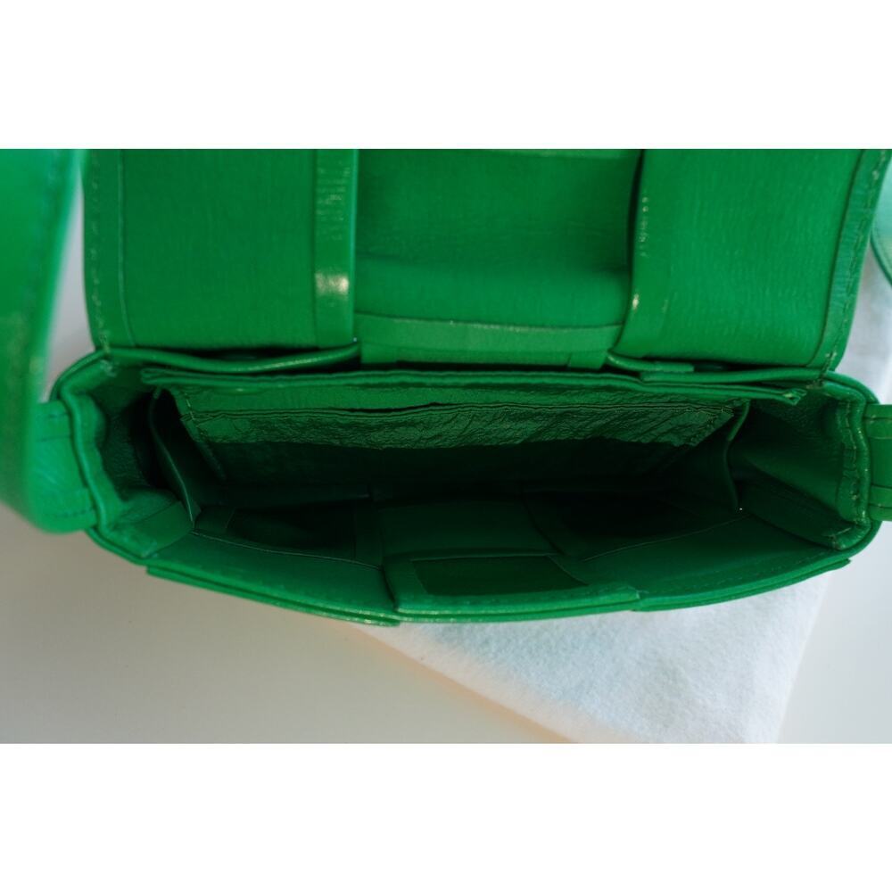 Bottega Veneta Cassette Crossbody Bag Maxi Intrecciato Leather Mini (Green) - Picture 10 of 14